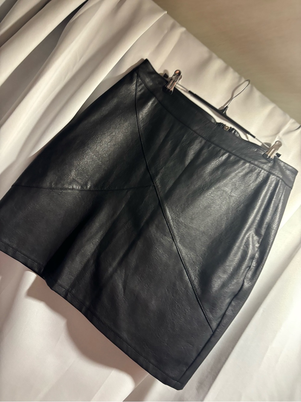 zeagoo Black Faux Leather Mini Skirt with Panel Stitching